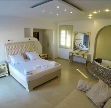 Queen Boutique Suites Mykonos Town Экстерьер фото