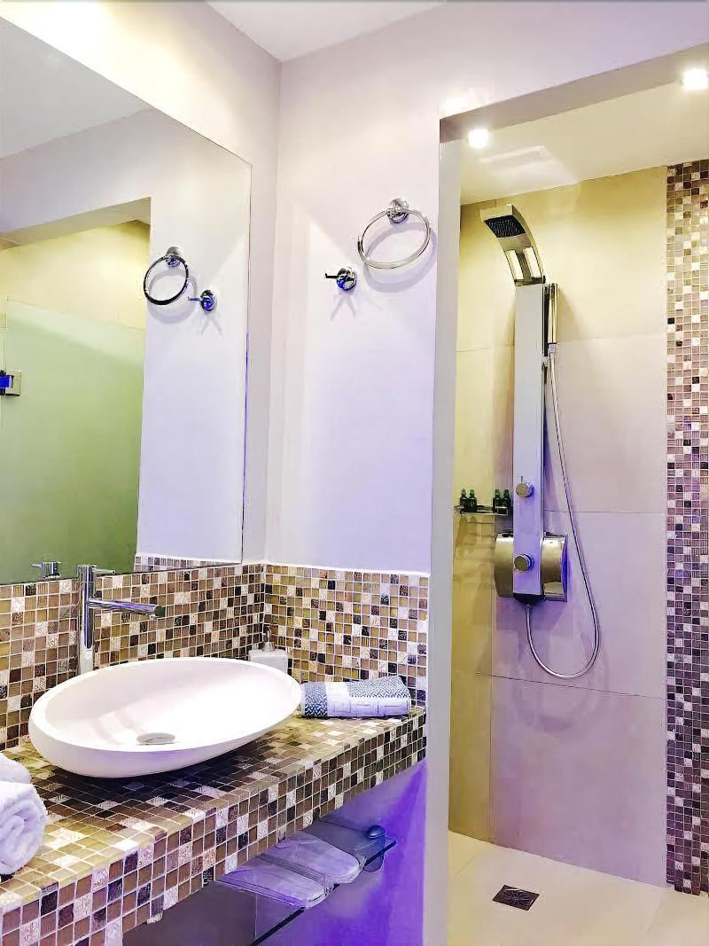 Queen Boutique Suites Mykonos Town Экстерьер фото