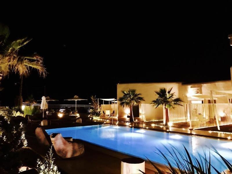 Queen Boutique Suites Mykonos Town Экстерьер фото
