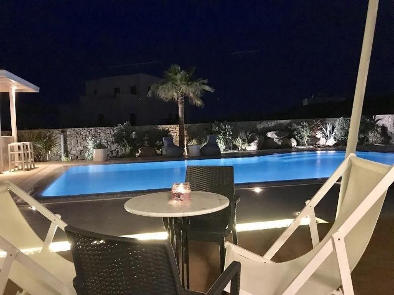 Queen Boutique Suites Mykonos Town Экстерьер фото