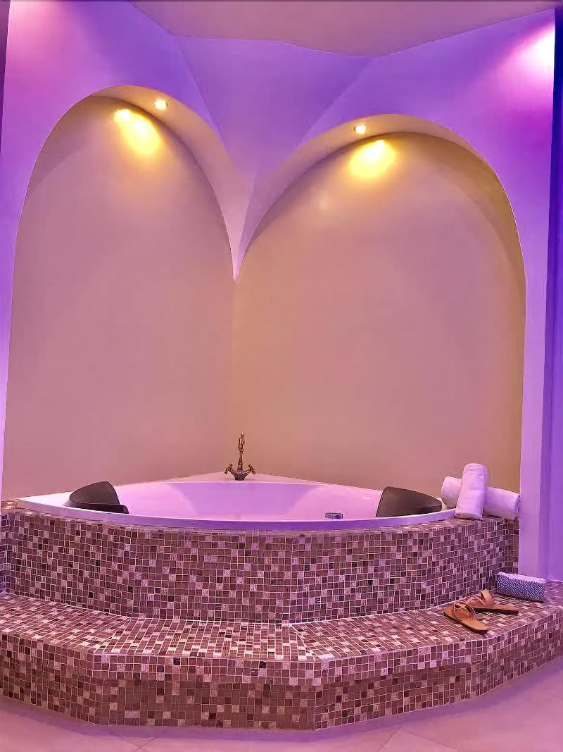 Queen Boutique Suites Mykonos Town Экстерьер фото