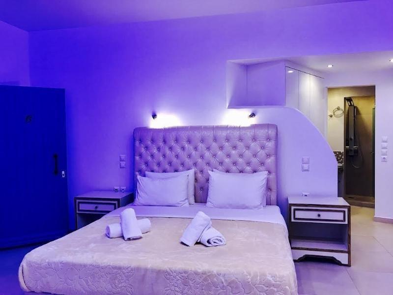 Queen Boutique Suites Mykonos Town Экстерьер фото