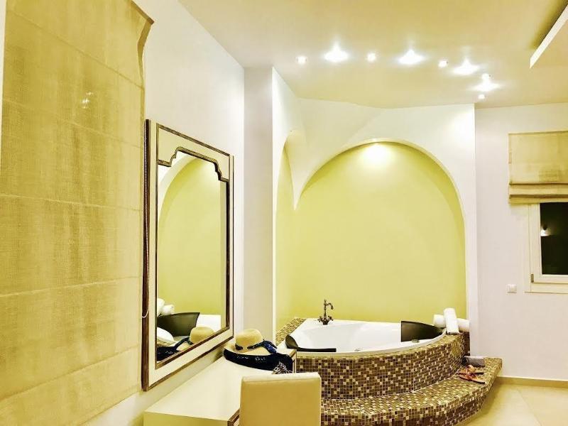 Queen Boutique Suites Mykonos Town Экстерьер фото