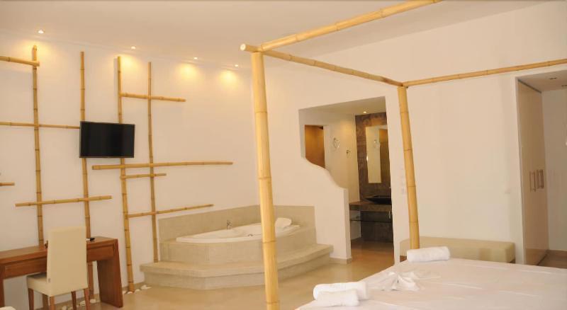 Queen Boutique Suites Mykonos Town Экстерьер фото