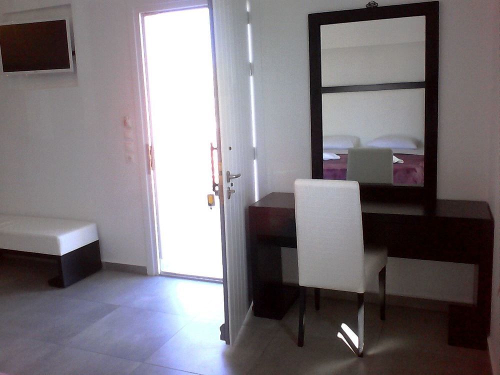 Queen Boutique Suites Mykonos Town Экстерьер фото